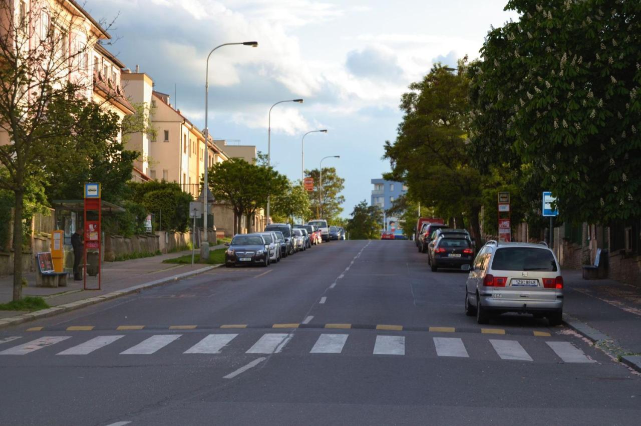 Pravouhla Lägenhet Prag Exteriör bild