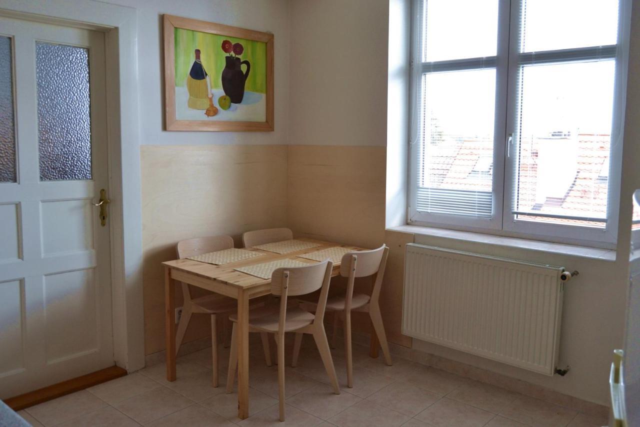 Pravouhla Lägenhet Prag Exteriör bild