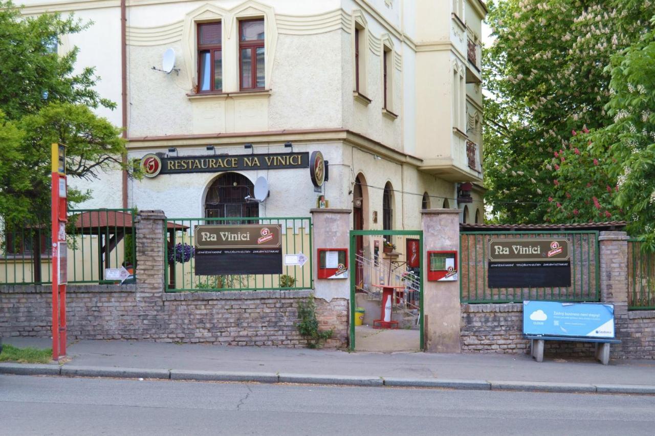 Pravouhla Lägenhet Prag Exteriör bild