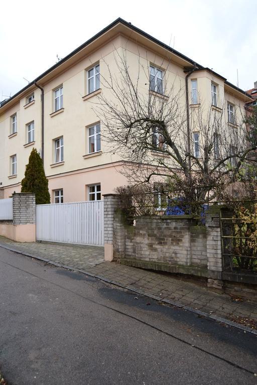 Pravouhla Lägenhet Prag Exteriör bild